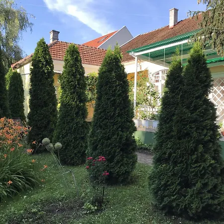Gloria Apartman *